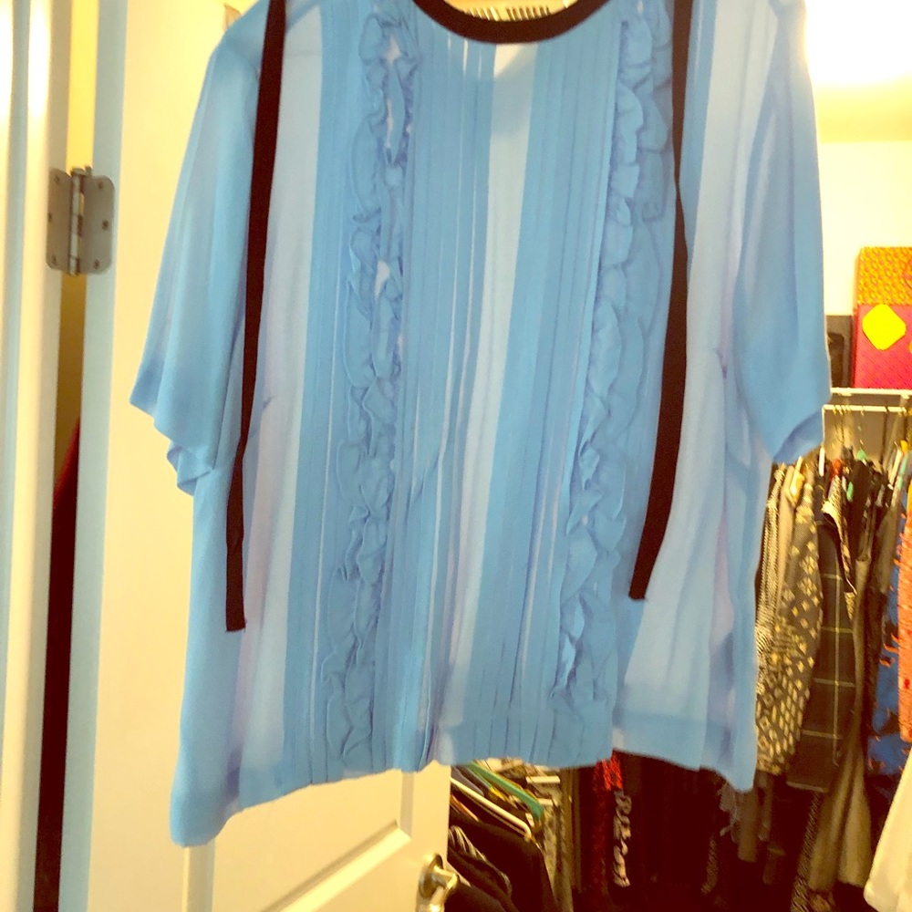 Short sleeve neck tie blouse